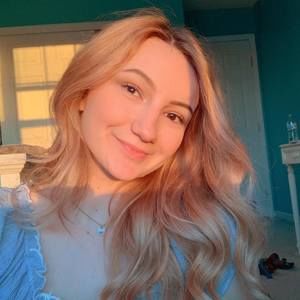 Meet your Posher, Avery